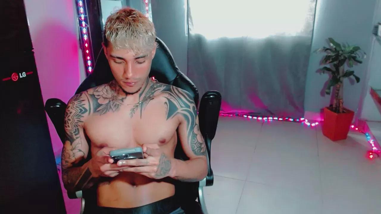 Offline Handzell on Cam4