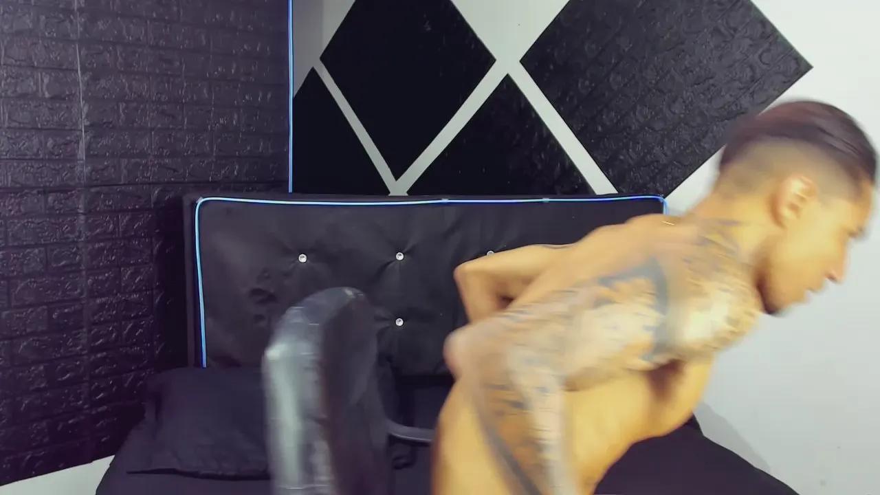 Offline Handzell on Cam4