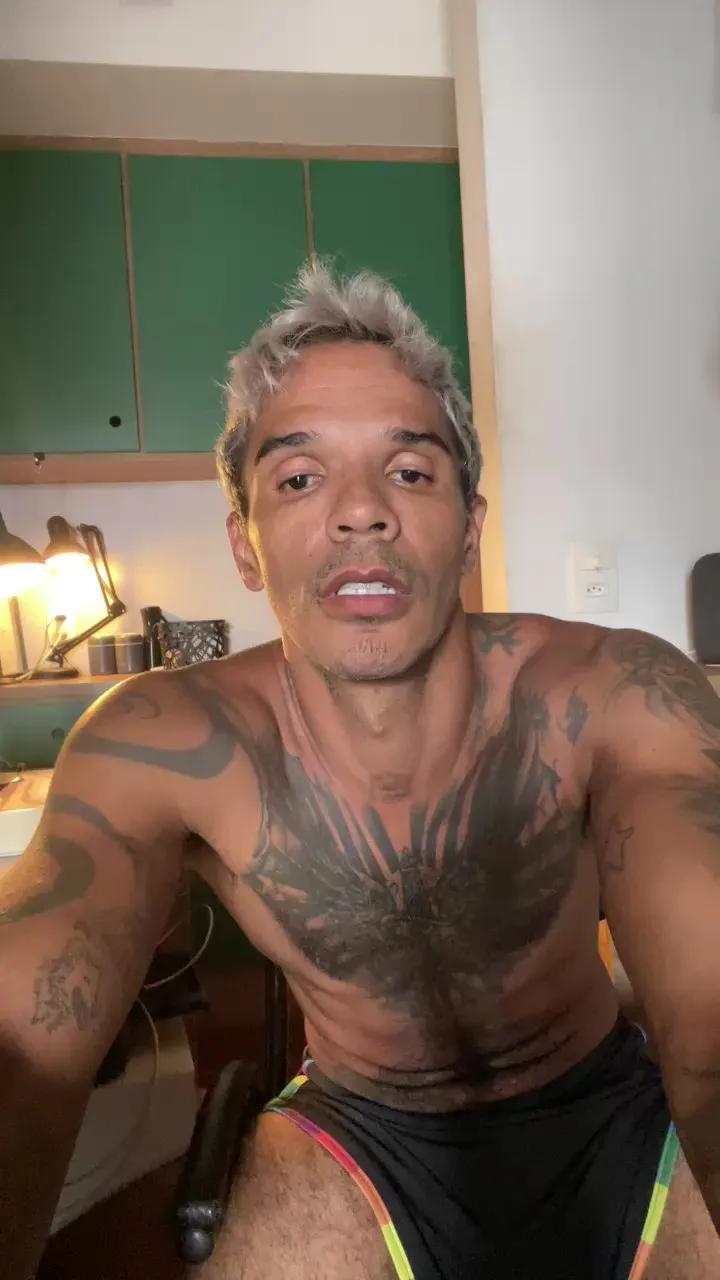 Offline HardBioDomMale on Cam4