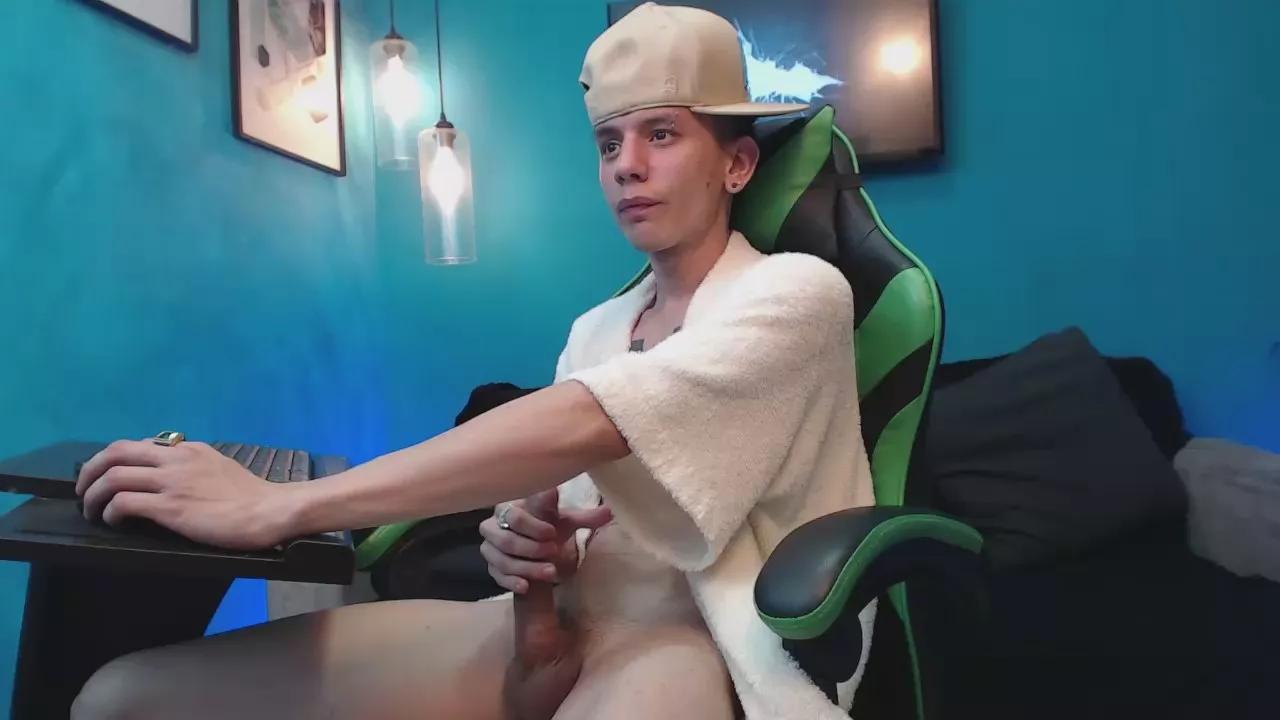 Offline Hardin_bat777 on Cam4