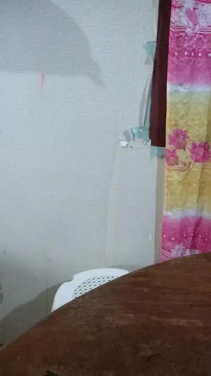 Offline Hotmama45 on Cam4