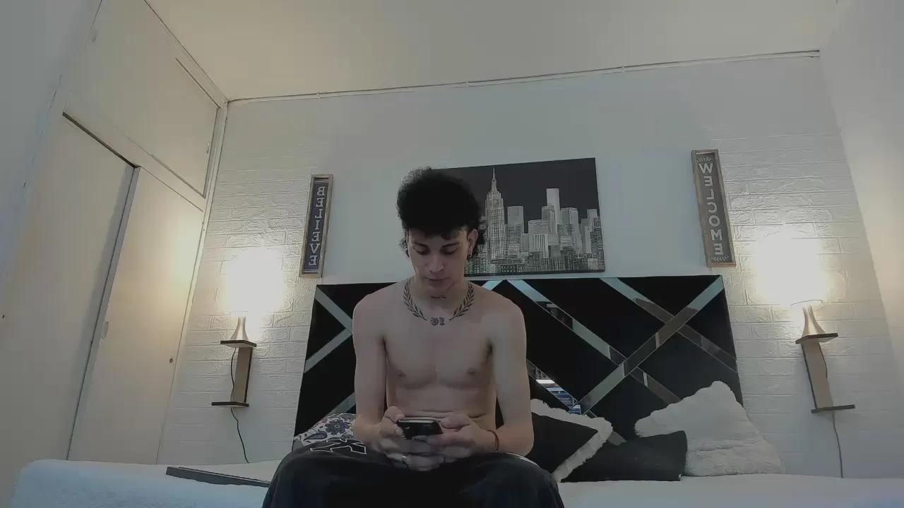 Offline iammariano on Cam4