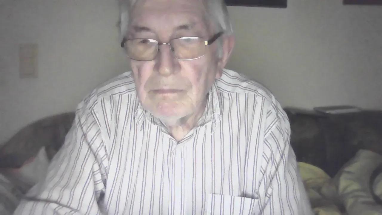 Offline idefix091 on Cam4