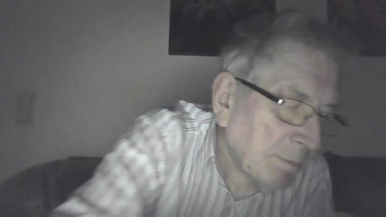 Offline idefix091 on Cam4