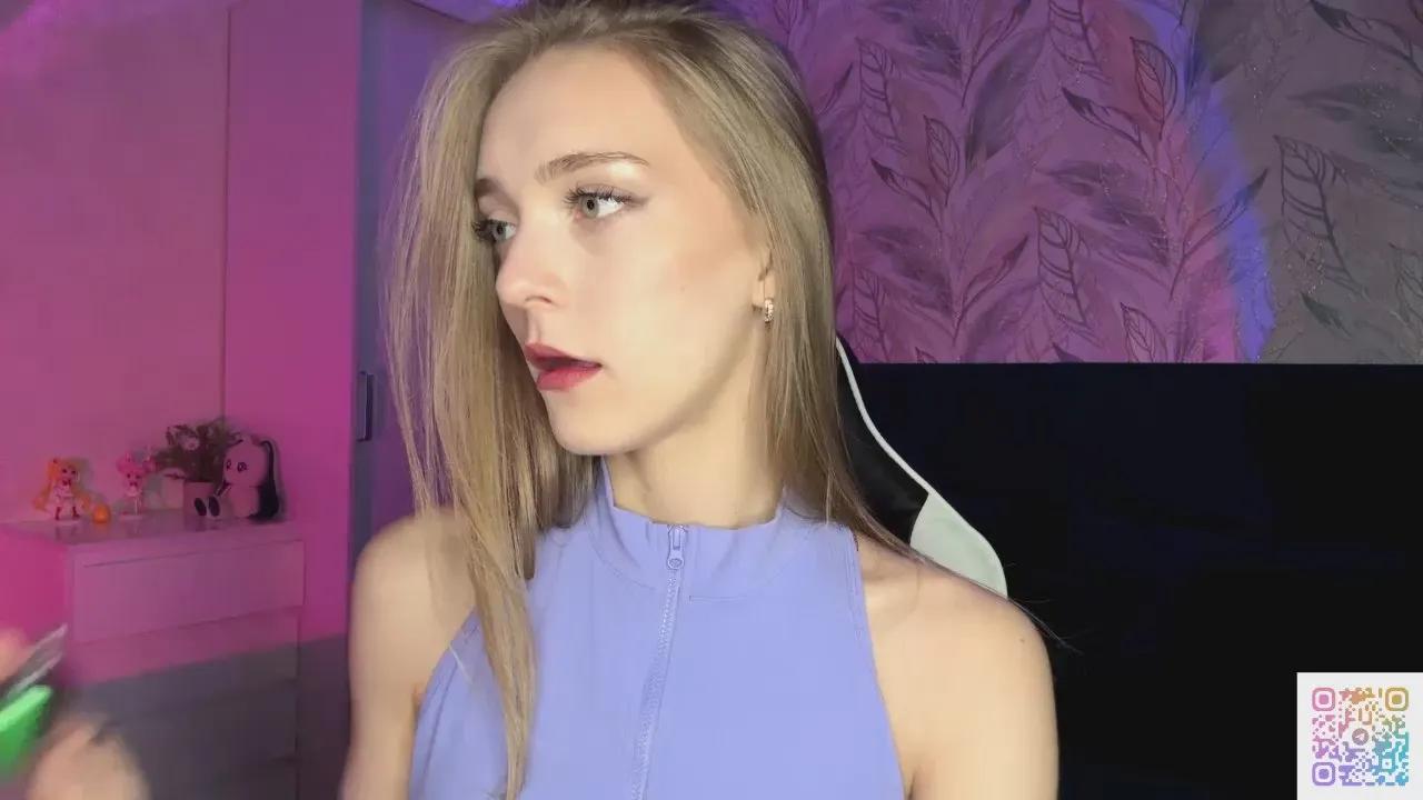 Offline IrisAlimento on Cam4