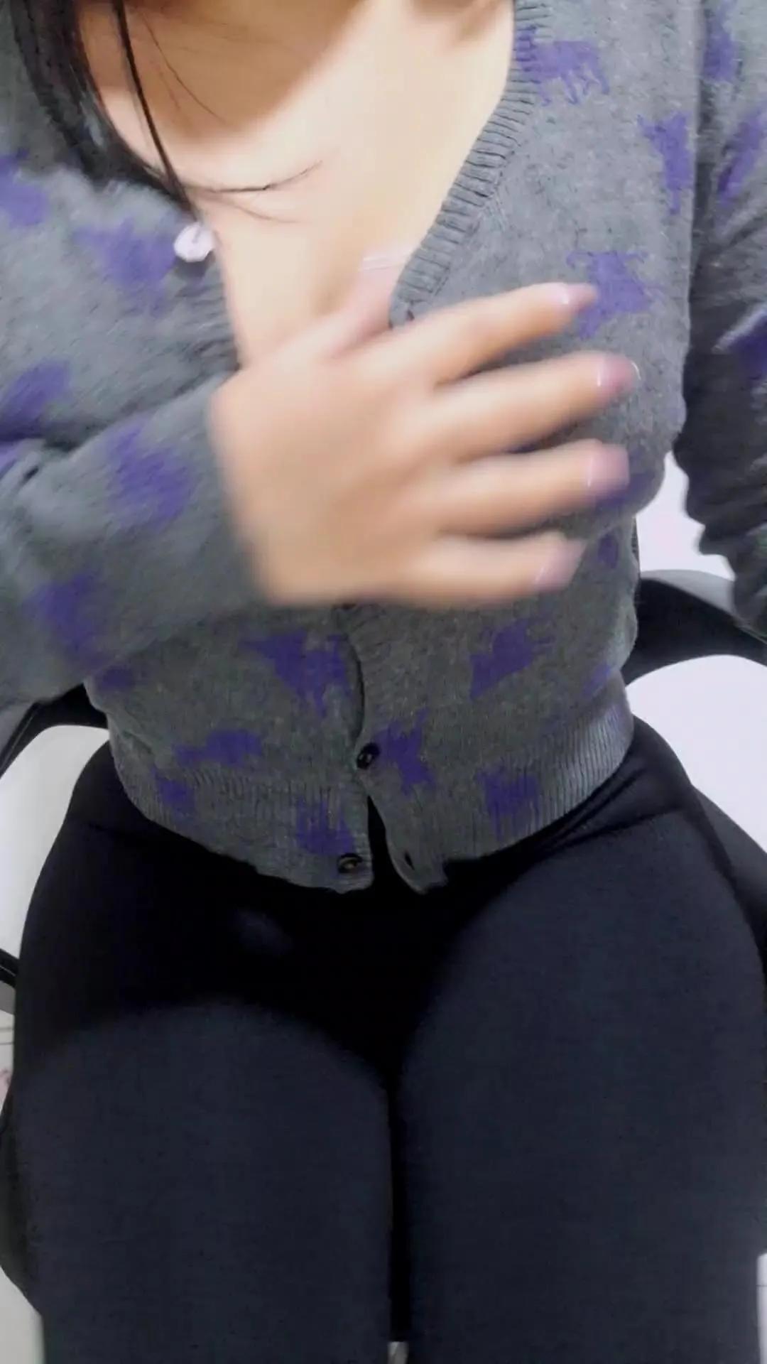 isabella323 —  #anal #pee #squirt #masturbation #analtoys