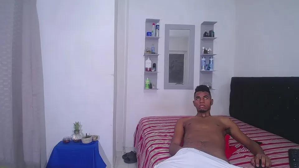 Offline Jacklatin on Cam4