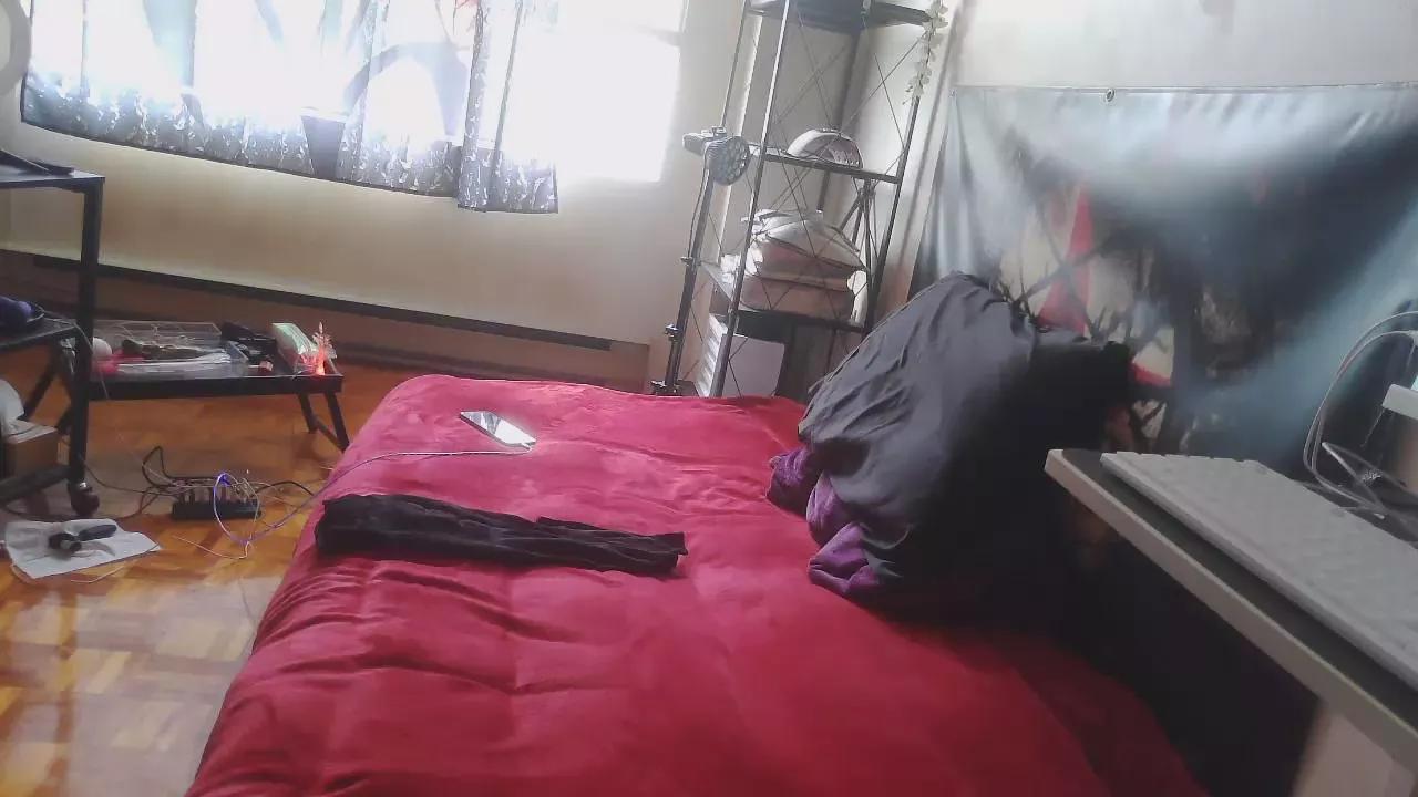 Offline JANININA on Cam4