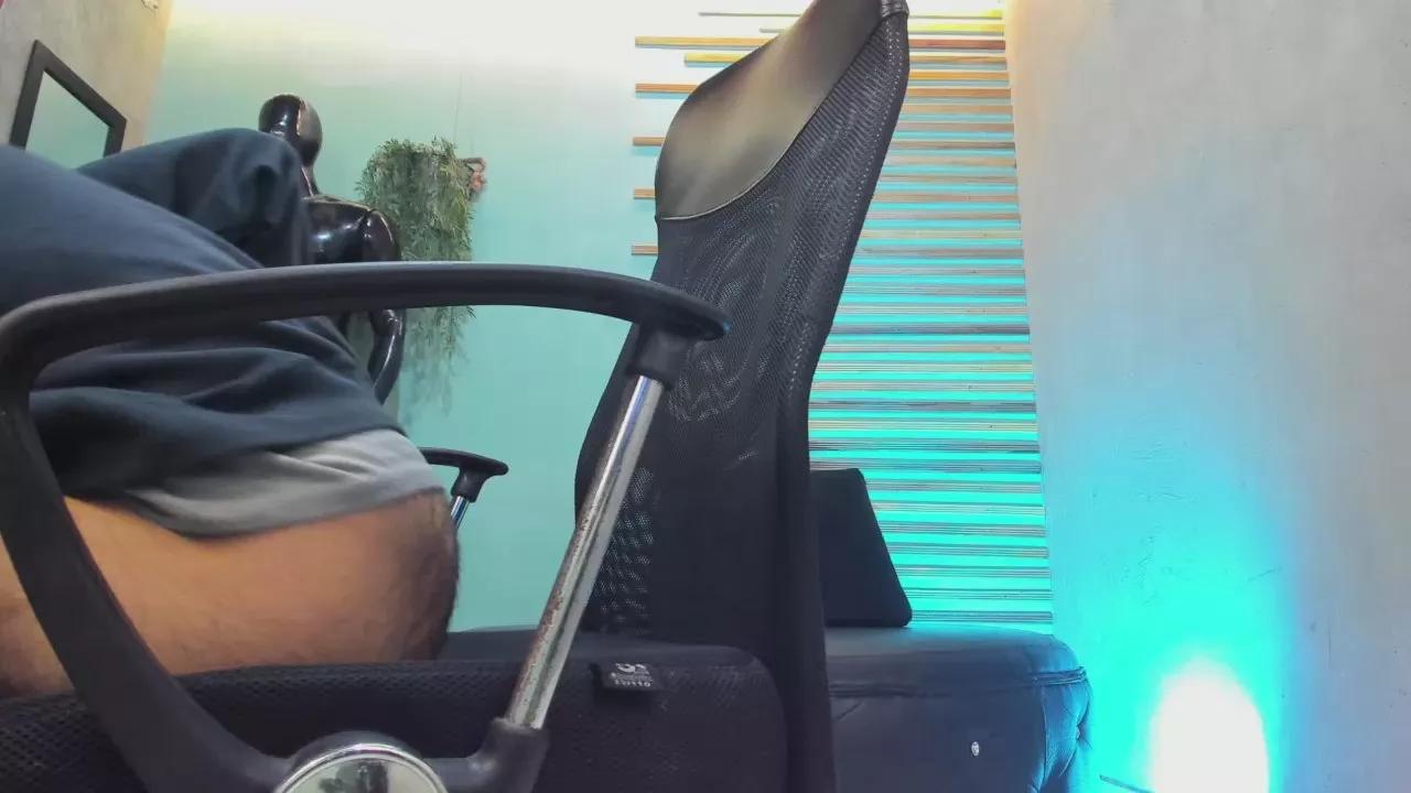 Offline jharol_cardona on Cam4