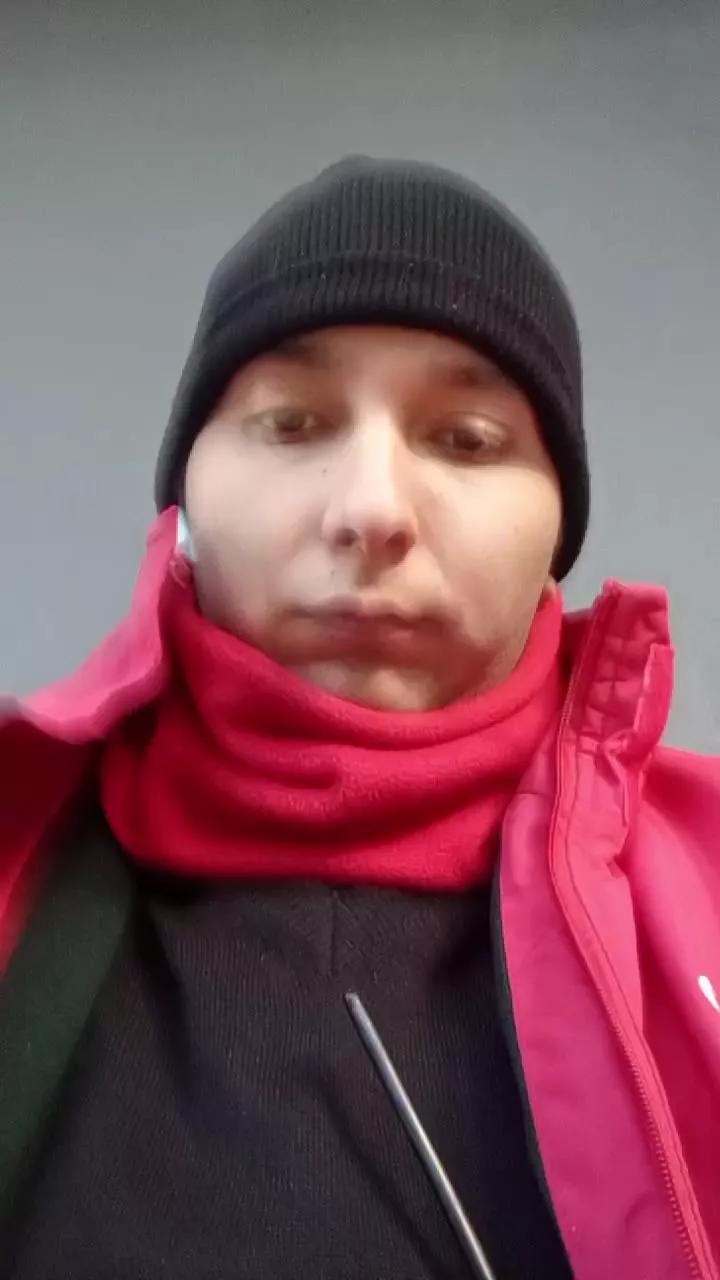 Offline JoeGol96 on Cam4