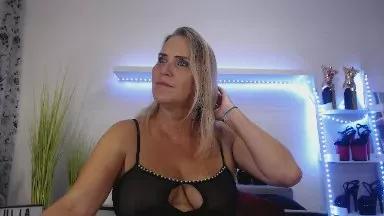 Offline JuliaPink on Cam4