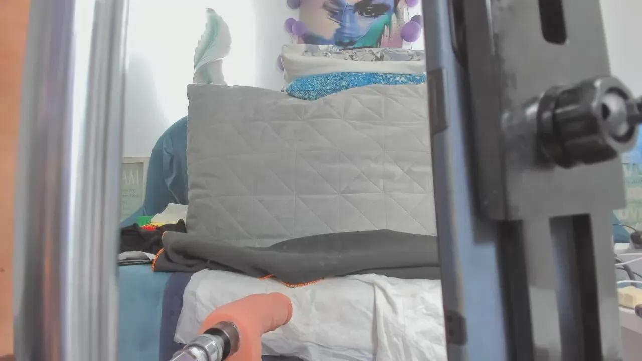 Offline karlahartlley on Cam4