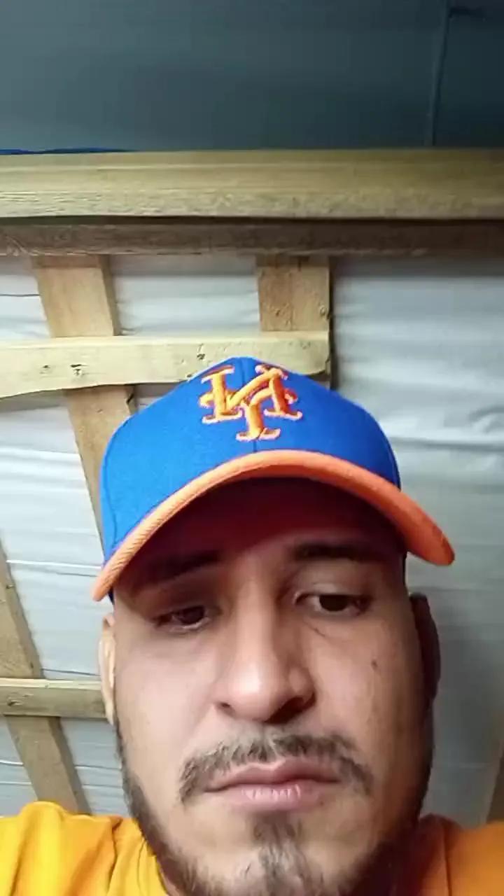 Offline KevinFOX23cms on Cam4