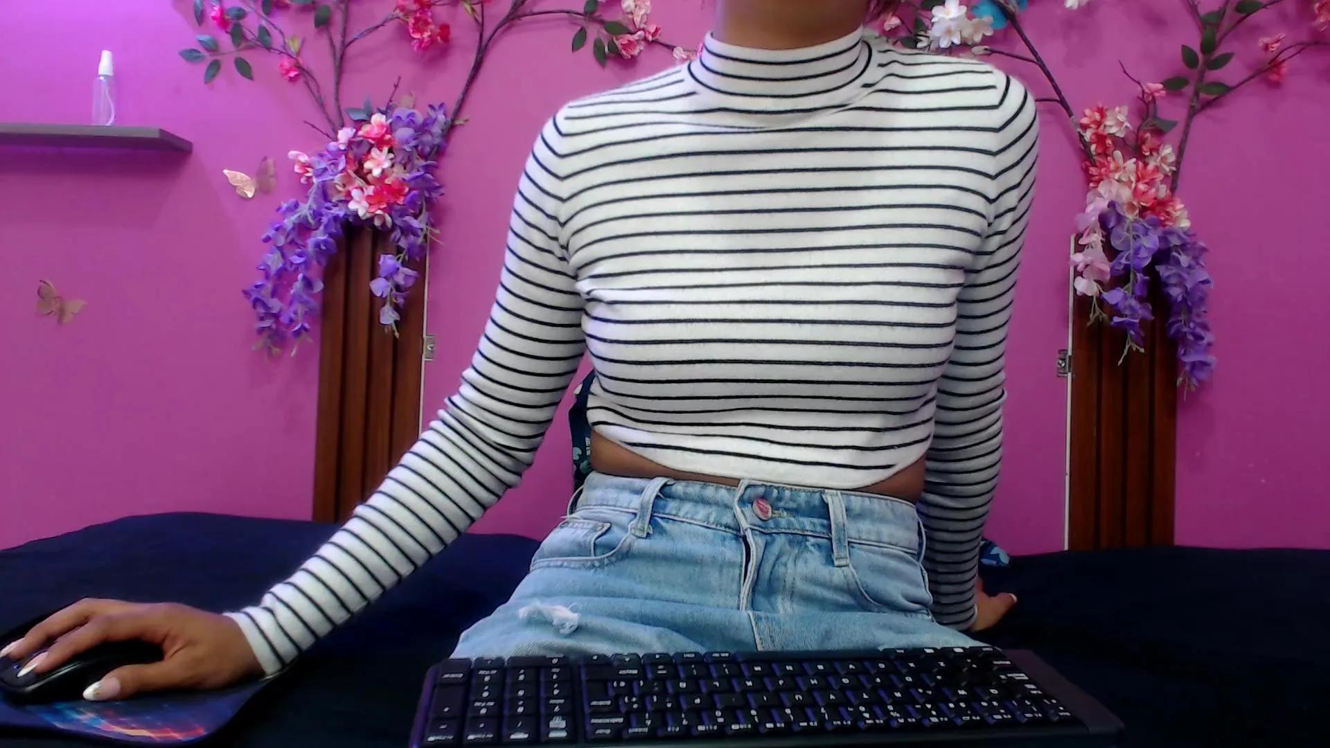 Offline kimberly18cute on Cam4