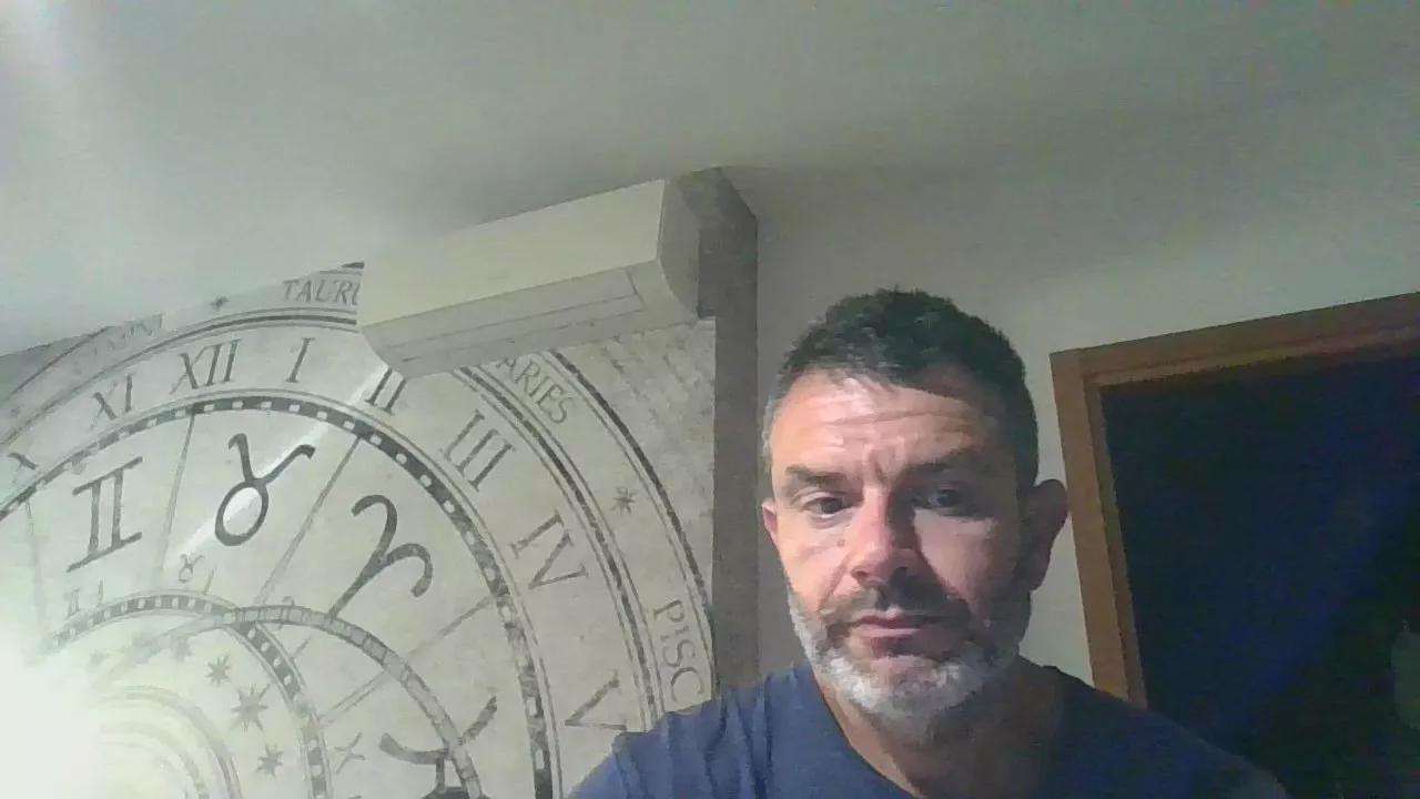 Offline kinder803 on Cam4