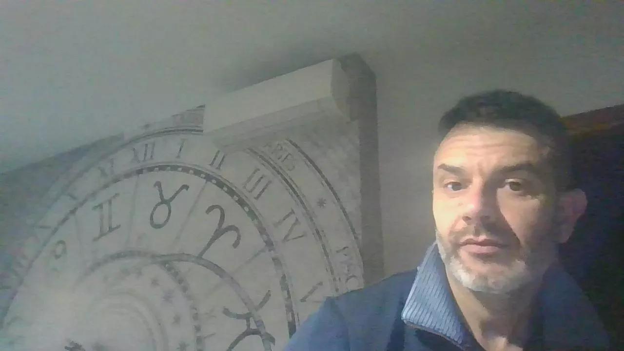 Offline kinder803 on Cam4