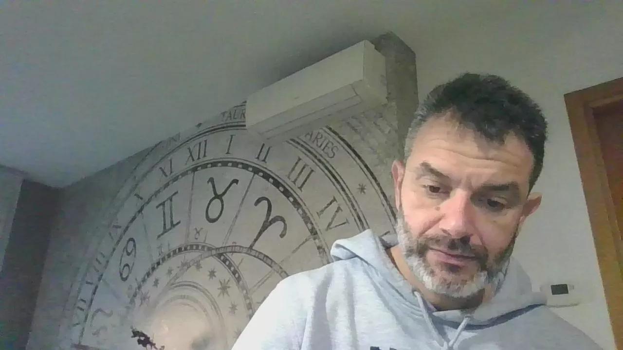 Offline kinder803 on Cam4