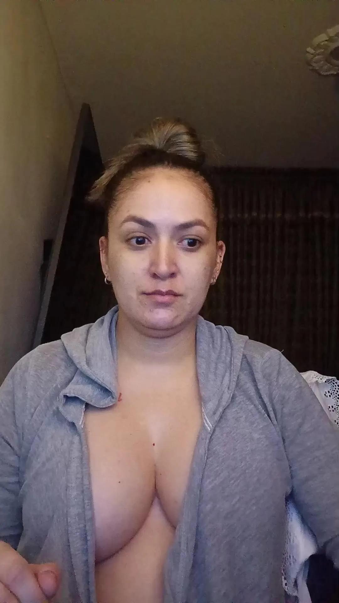 Offline ladykyhara on Cam4