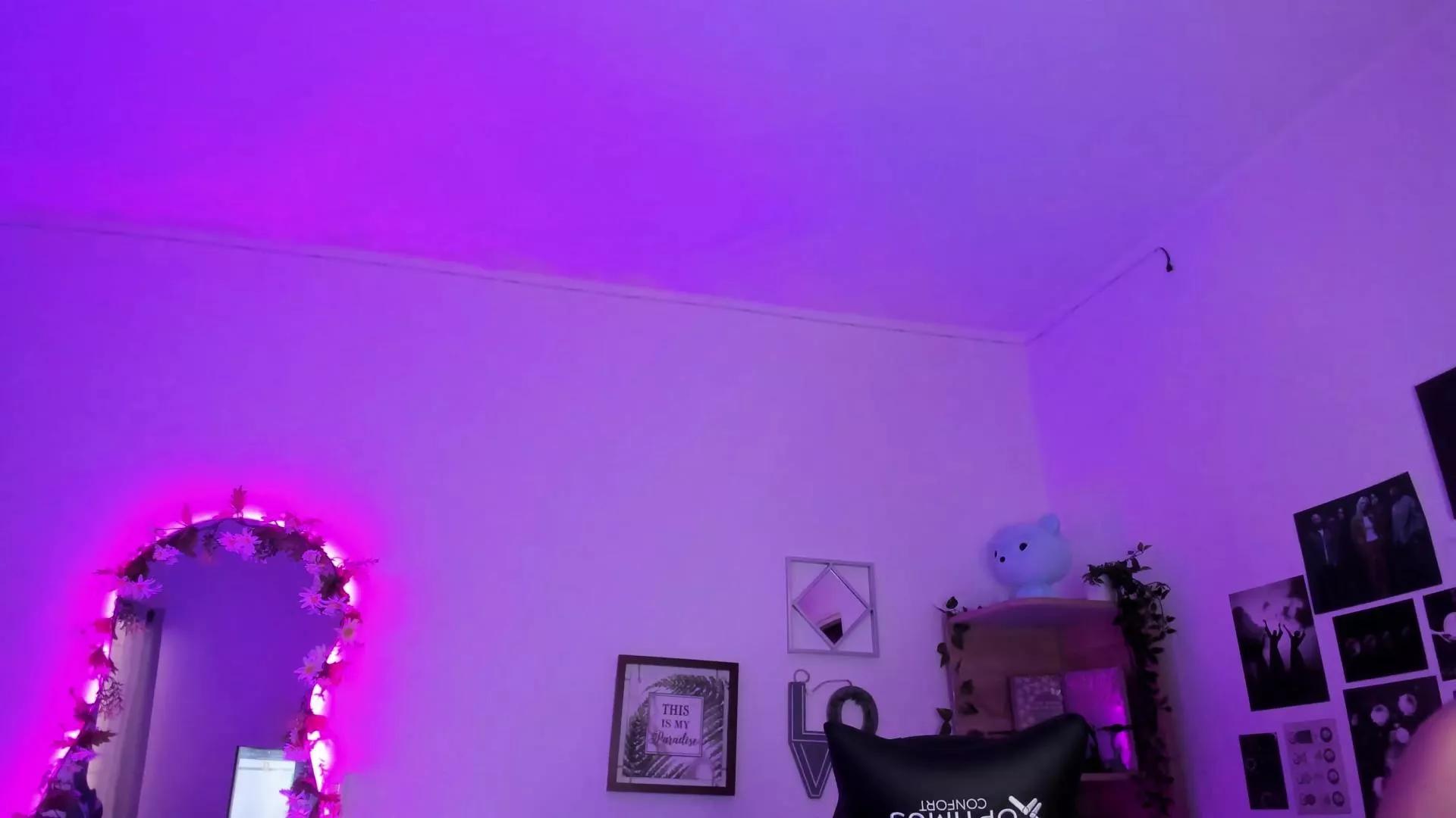 Offline LanaHerondale_ on Cam4