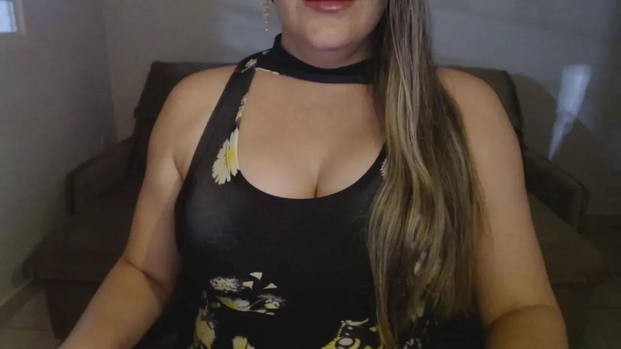 Offline larablonde on Cam4