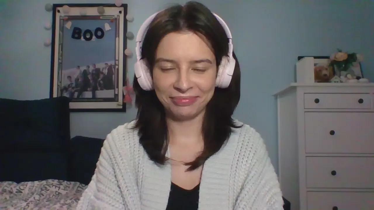 Offline LariceSweetgirl on Cam4