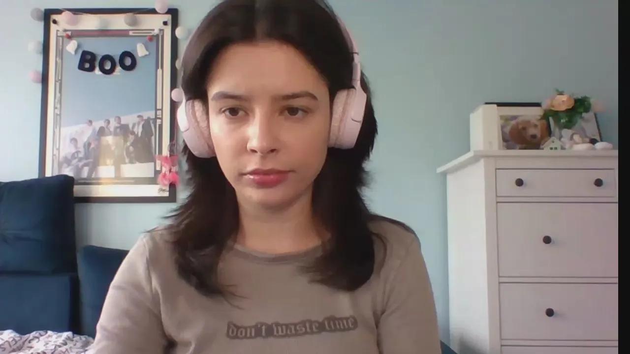 Offline LariceSweetgirl on Cam4