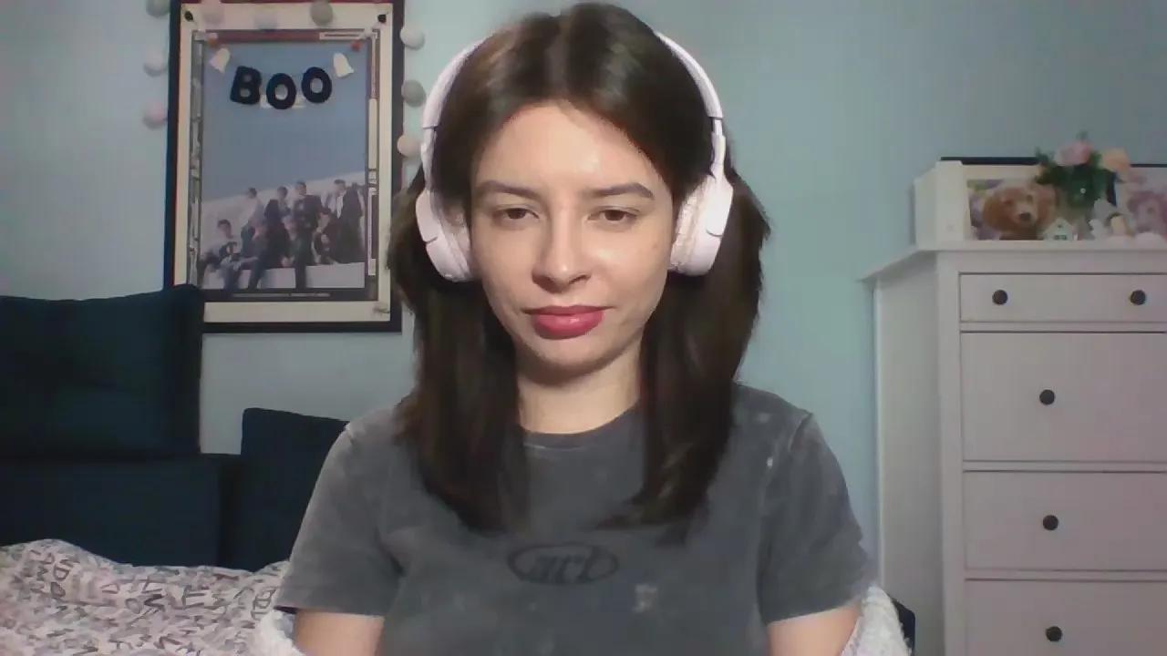 Offline LariceSweetgirl on Cam4