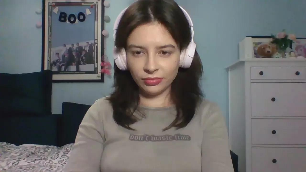 Offline LariceSweetgirl on Cam4