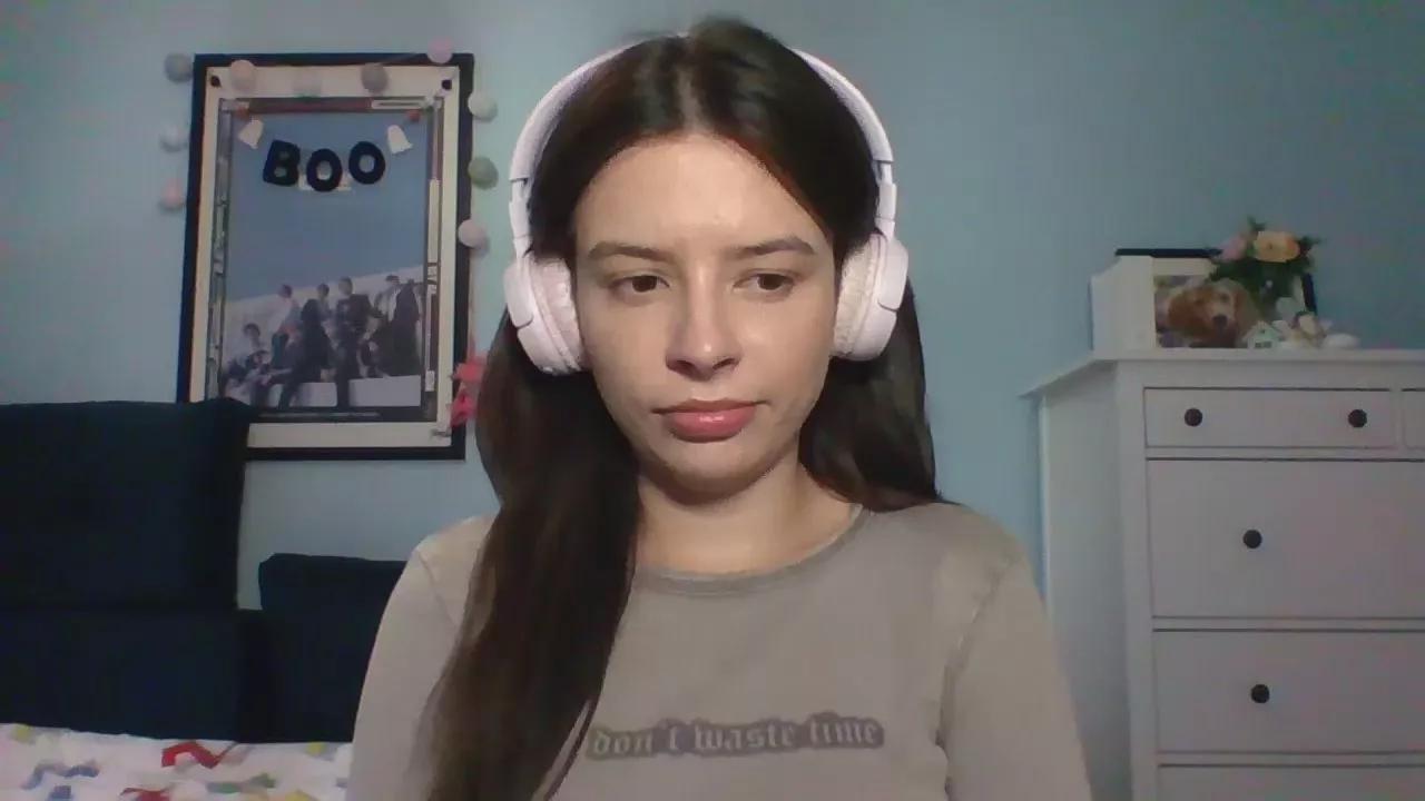 Offline LariceSweetgirl on Cam4