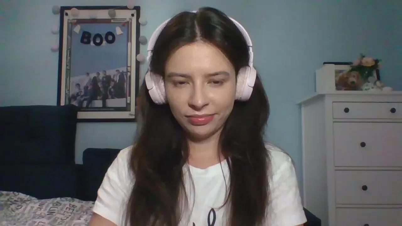 Offline LariceSweetgirl on Cam4