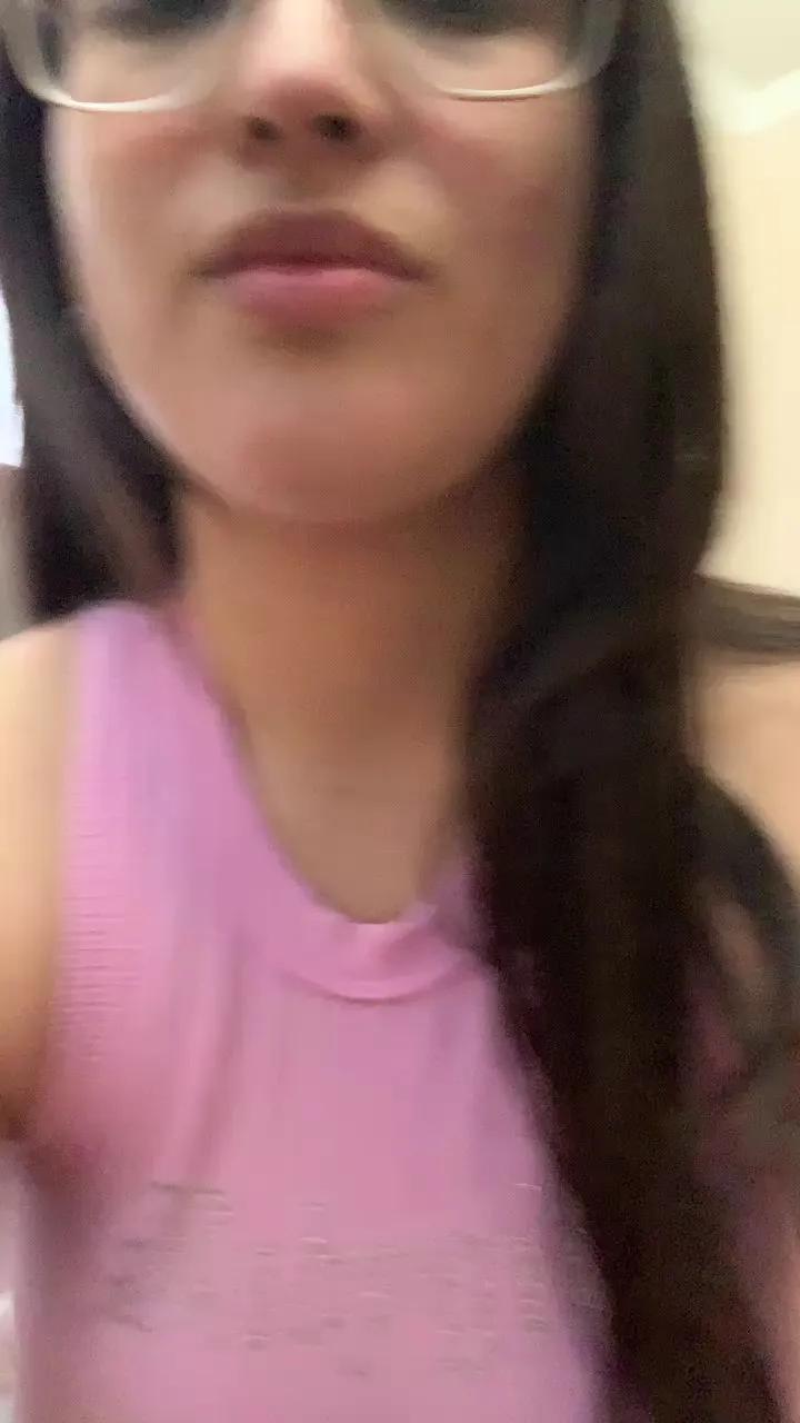 Offline Latinaakita4 on Cam4