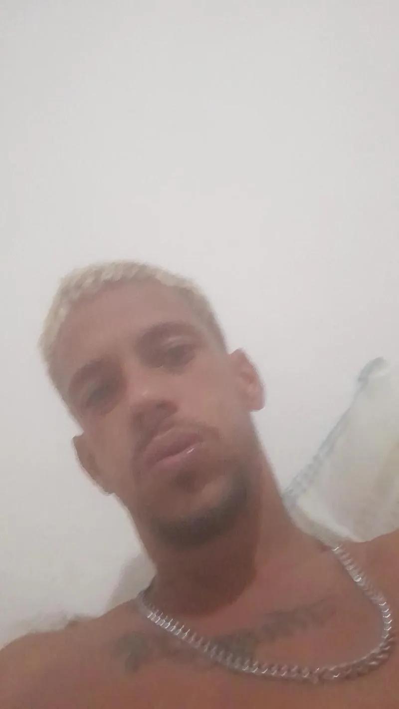Freechat Lccarioca on Cam4