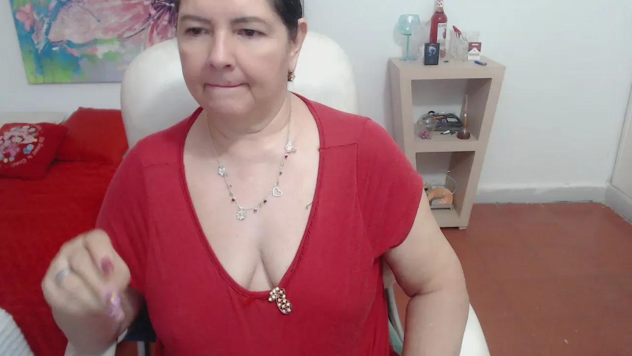 Offline leonela_69 on Cam4