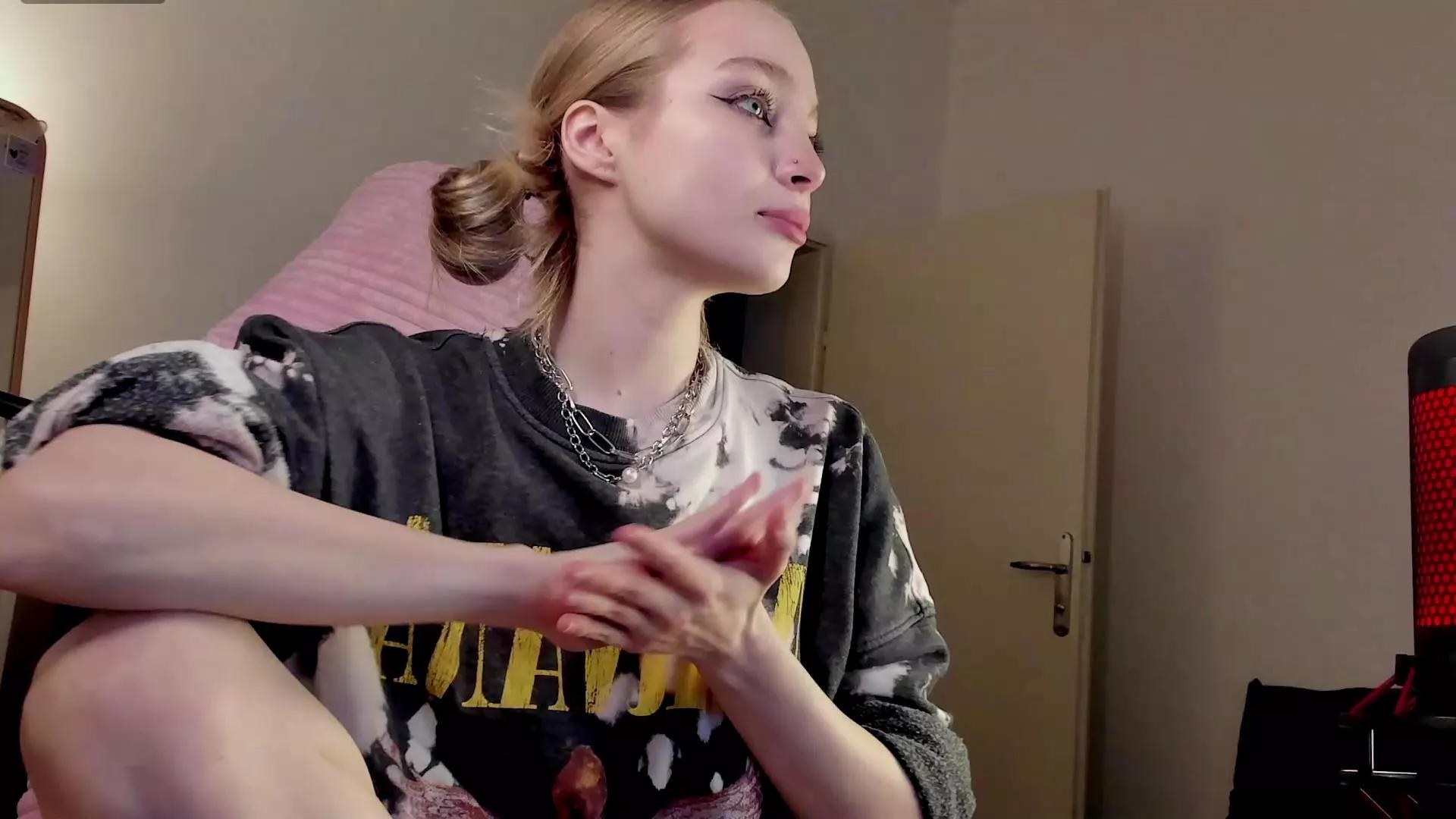 Offline Lisa_Babymetal on Cam4