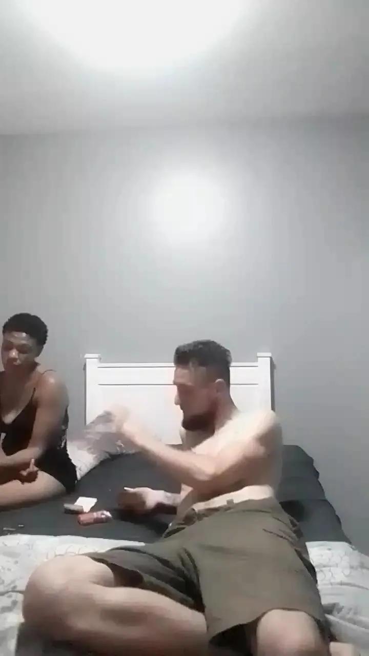 Offline lll854 on Cam4