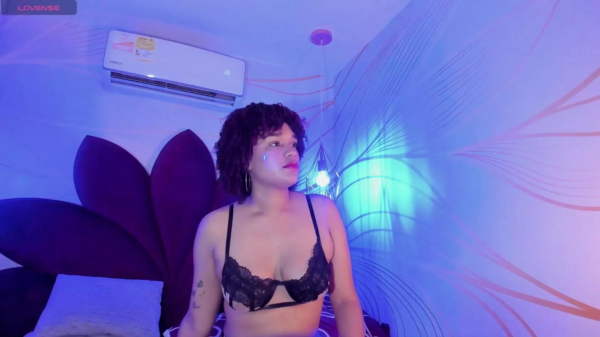 Offline LolaDupont on Cam4