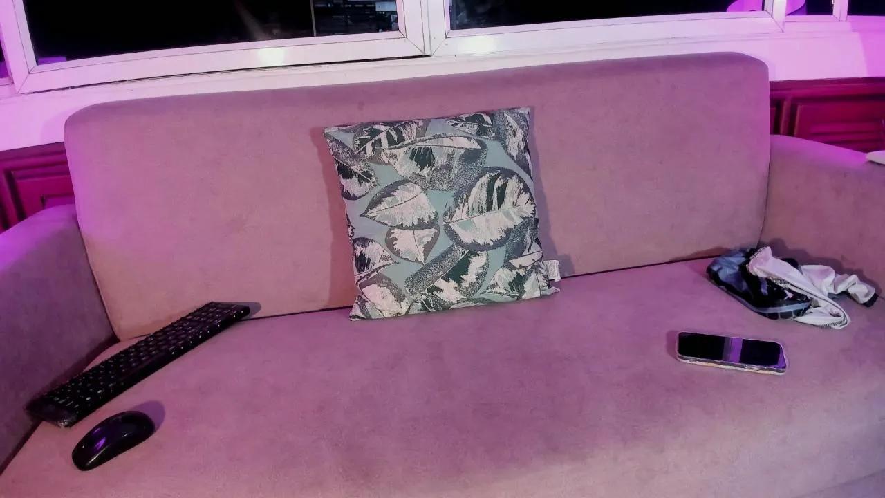 Offline LolaDupont on Cam4