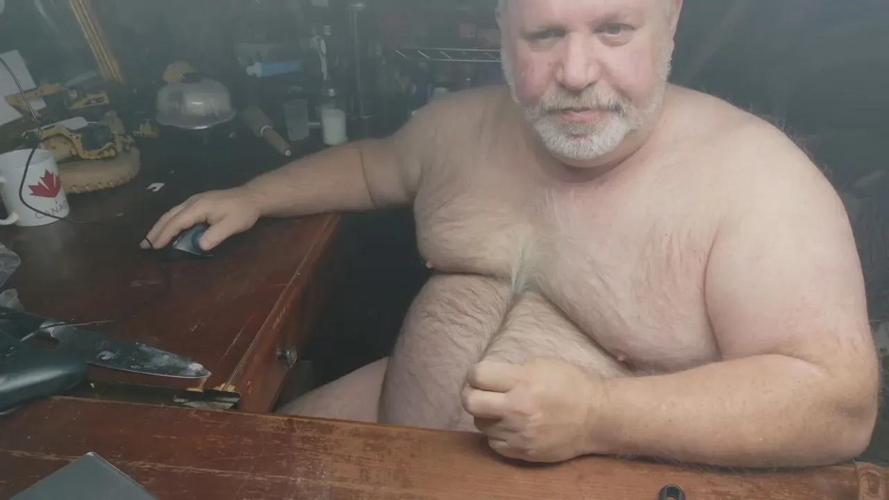 Lonelydaddy on Cam4