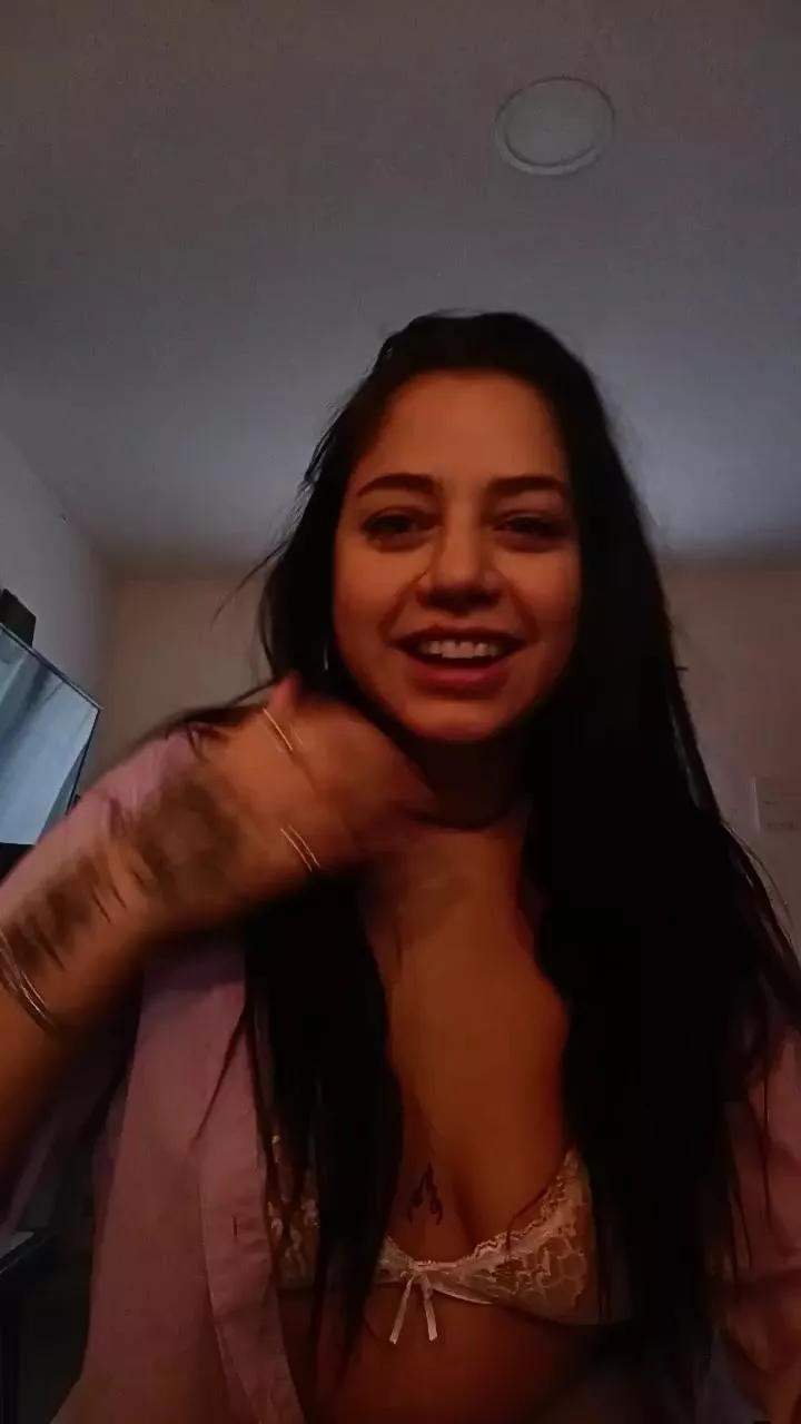 Offline Luulii_loove on Cam4