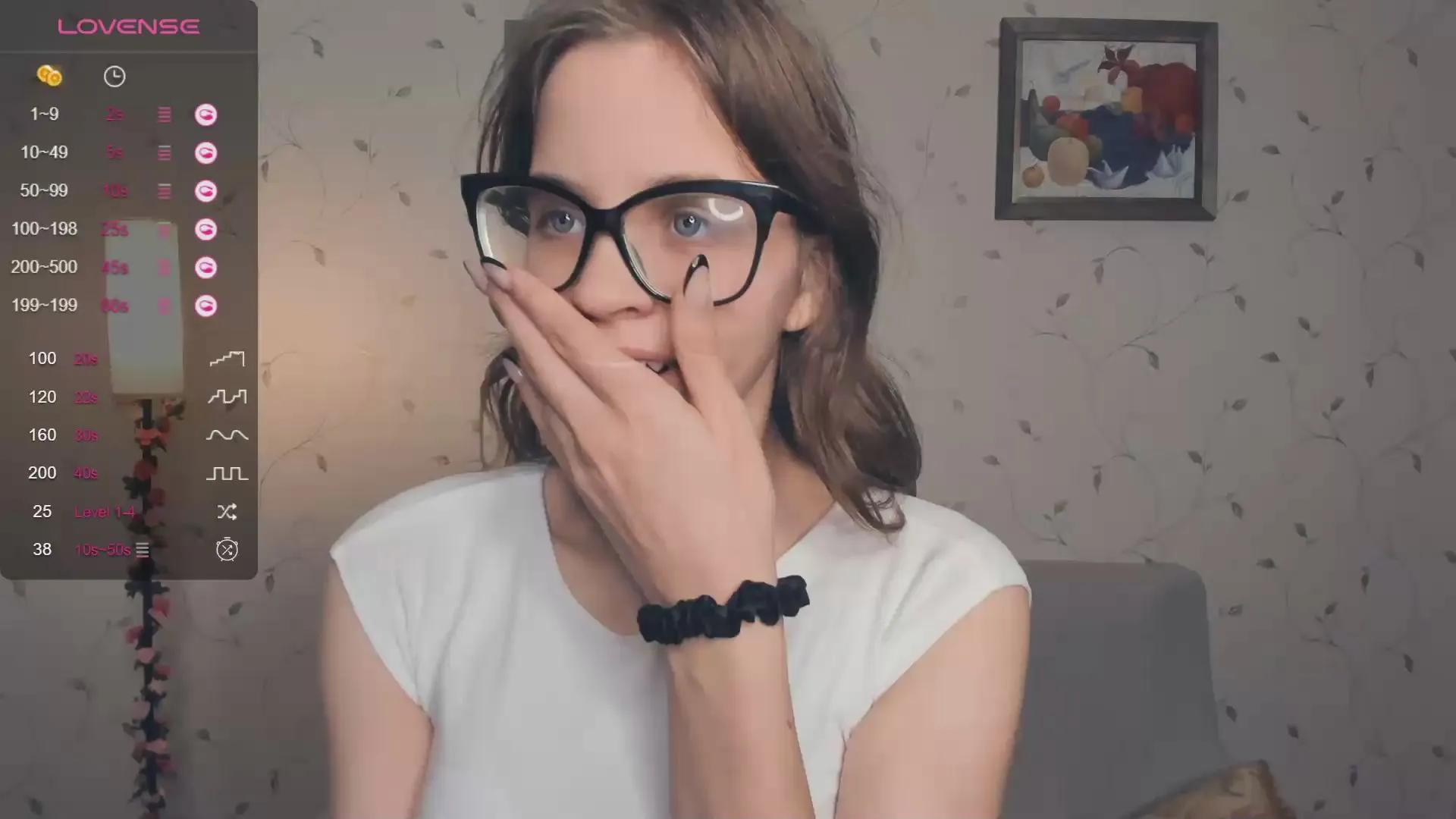 Offline LynneCrust on Cam4