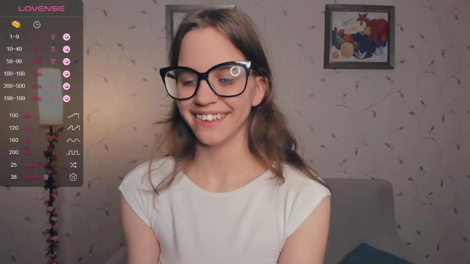 Offline LynneCrust on Cam4