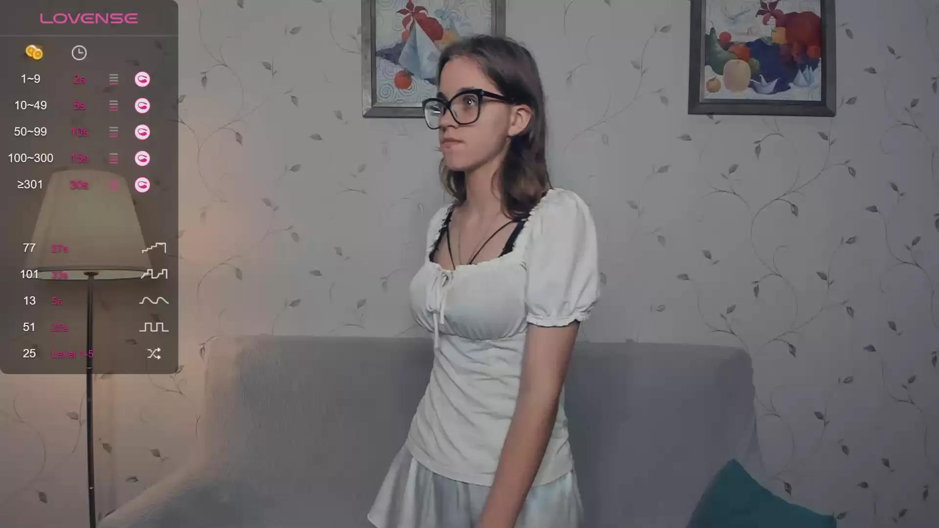 Offline LynneCrust on Cam4