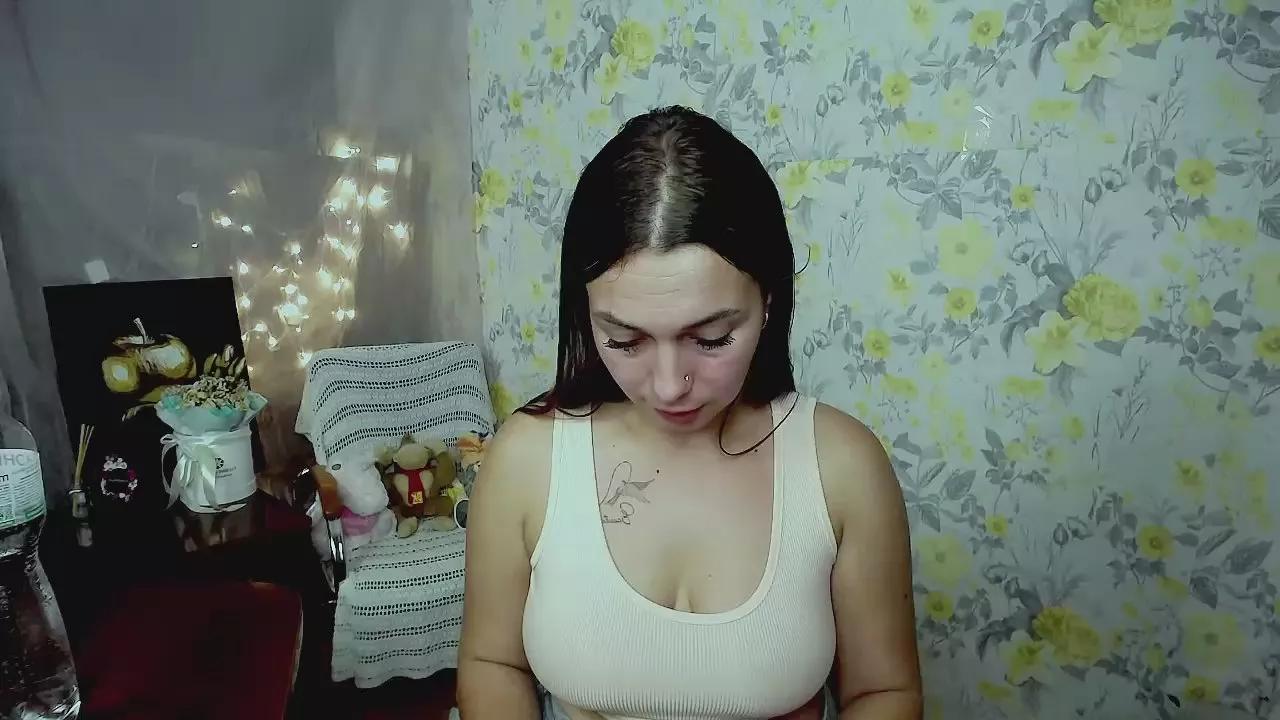 Offline M_Vikki on Cam4