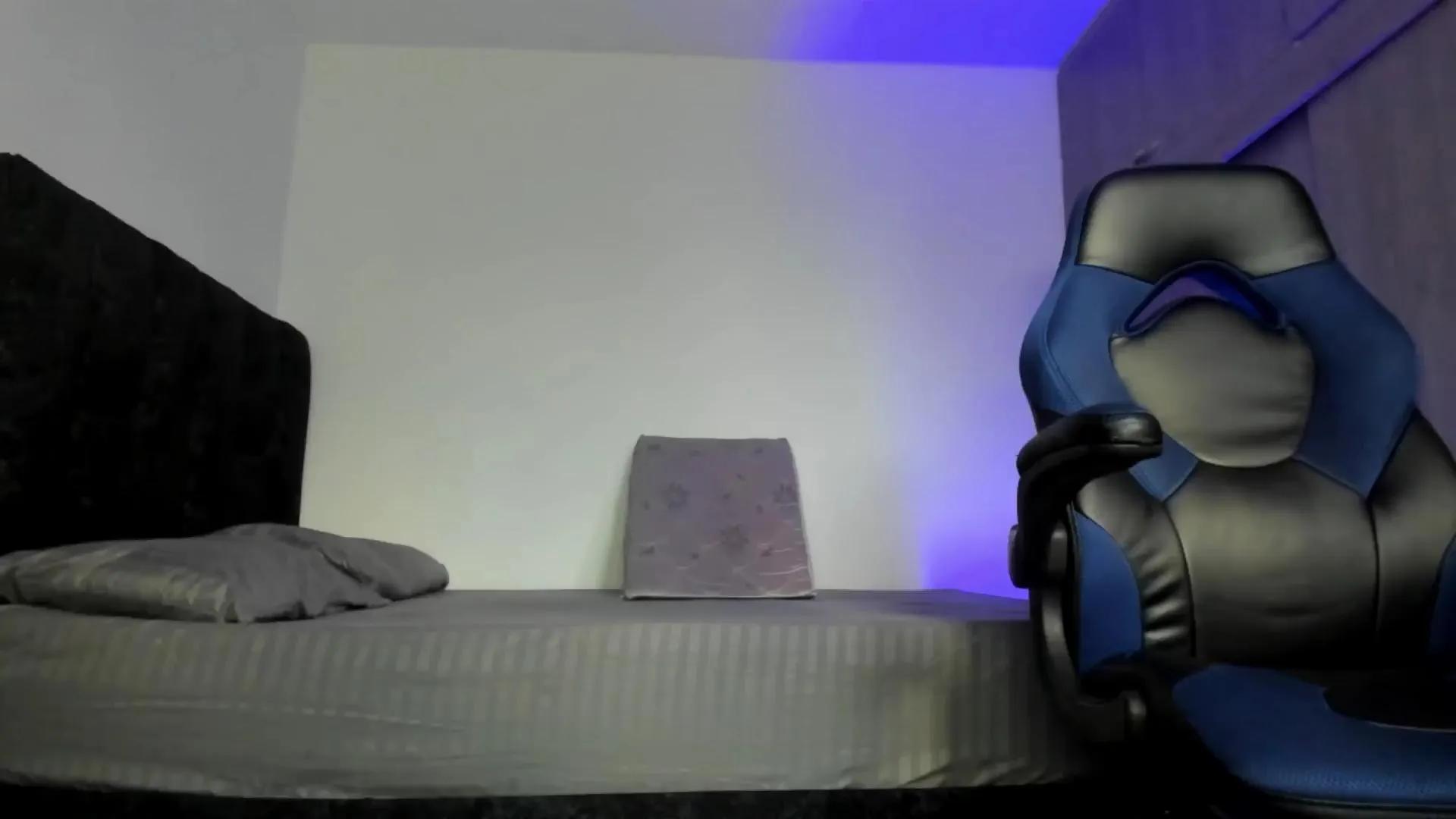 Offline male__pussy on Cam4