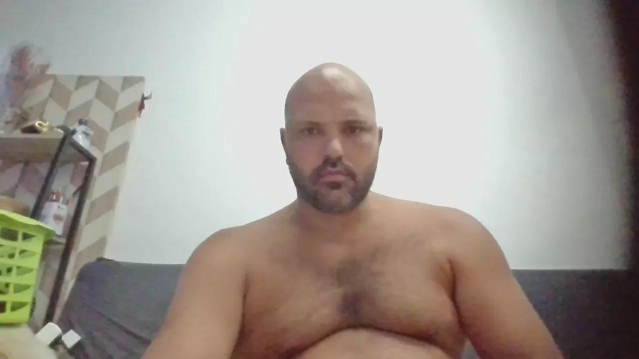 Offline man_20c on Cam4