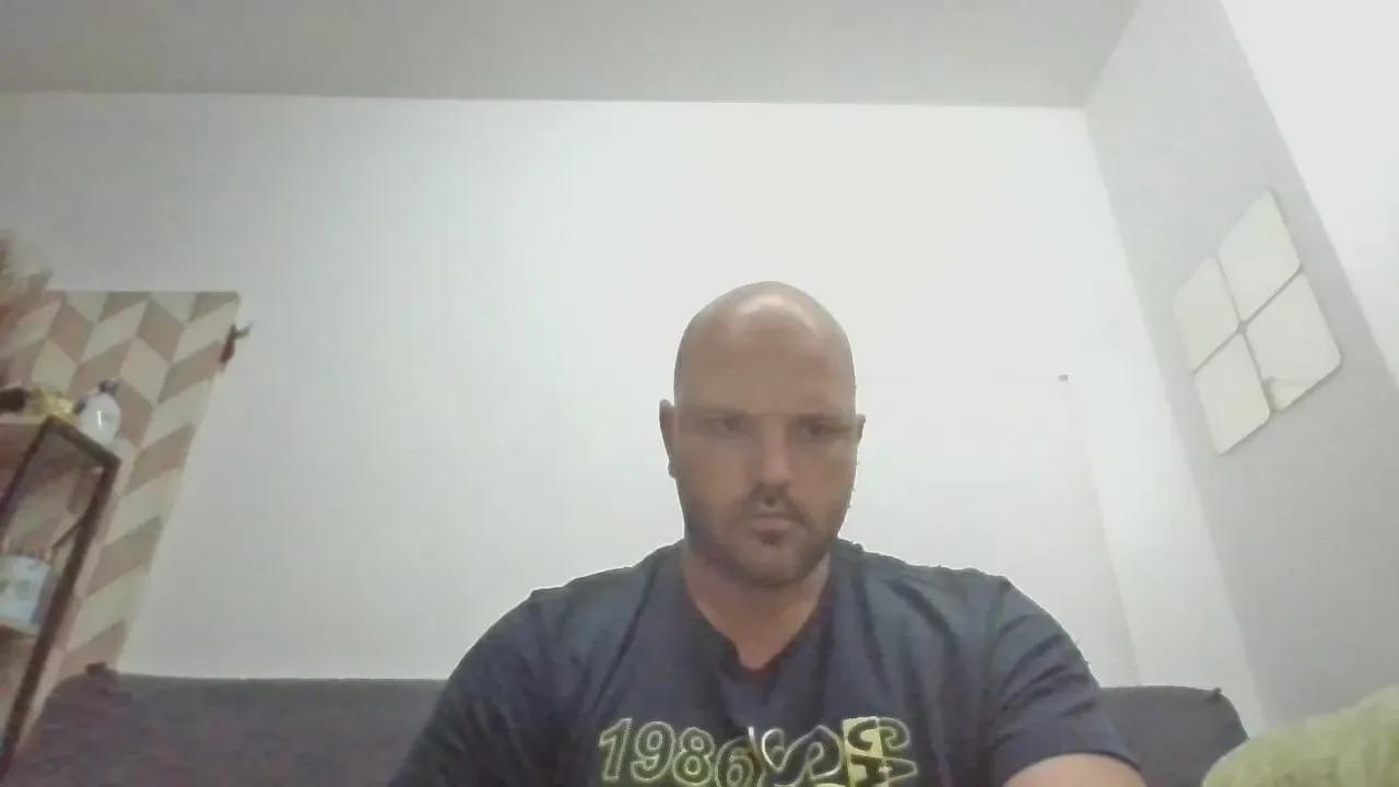 Offline man_20c on Cam4