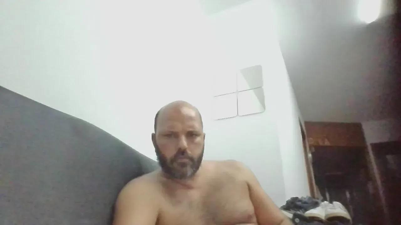 Offline man_20c on Cam4