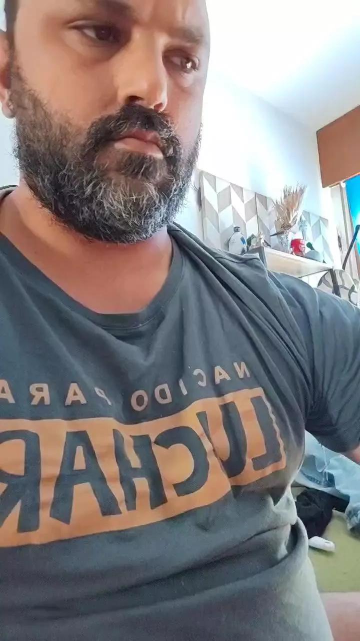 Offline man_20c on Cam4