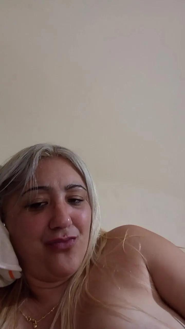 Offline manuelly_fun on Cam4