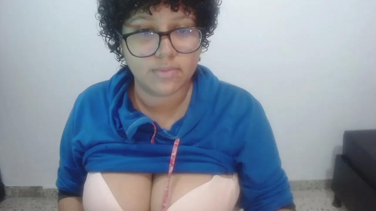 MaraSilk on Cam4 